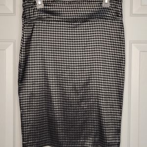 SOHO black and silver pencil houndstooth print skirt size medium